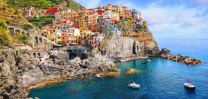 Pasee por los vibrantes pueblos de Cinque Terre